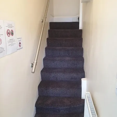 London Luxury Spacious 2 Bedroom Apartment 4 Mins From Ilford Stn. Free Parking Buitenkant foto